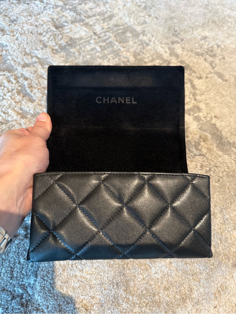CHANEL Black Sunglasses with Dark Gradient Lenses - Picture 2 of 8